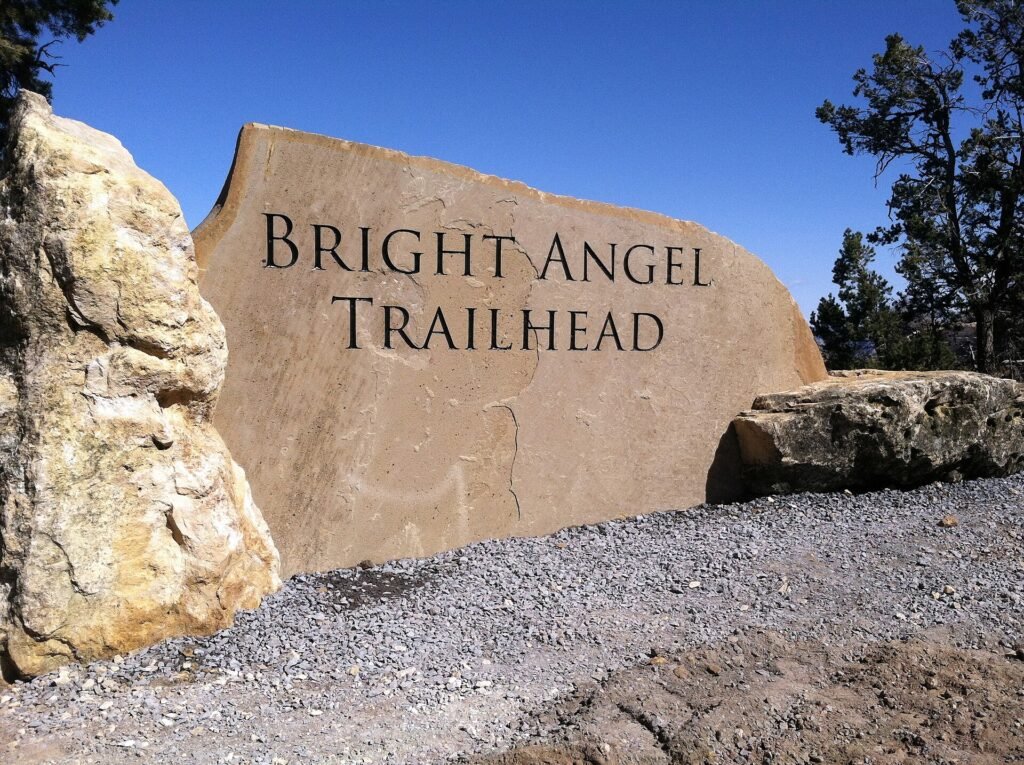 Le départ du sentier Bright Angel Trail, sur la rive Sud du Grand Canyon